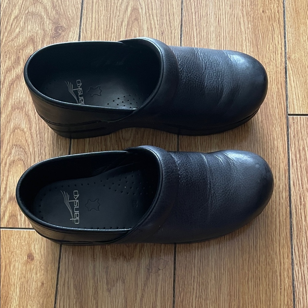 Dansko Women’s Black Leather Professional Slip-On Clogs size 7.5//8 size 38 EU